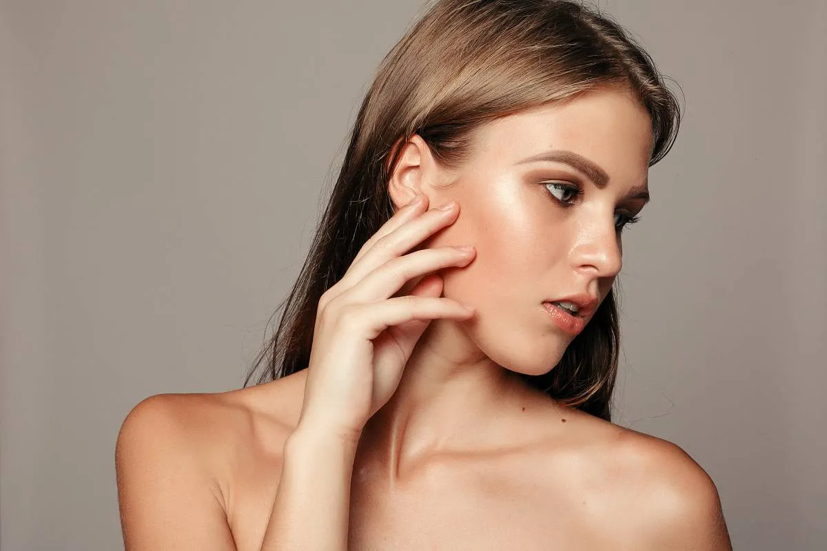 Коррекция потери упругости кожи лица в alestetics® Skin Quality Clinic Цюрих HB